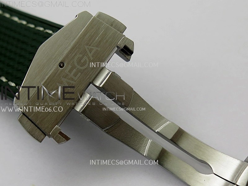 Planet Ocean 600M 43.5mm Green Ceramic Bezel SS VSF 1:1 Best Edition Silver Dial on Green Rubber Strap A8900